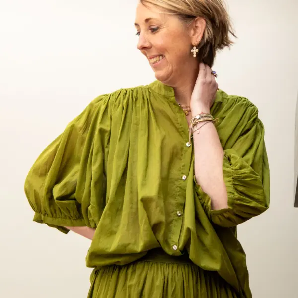 Image illustrative de l'article "Chemise verte FELICITA"