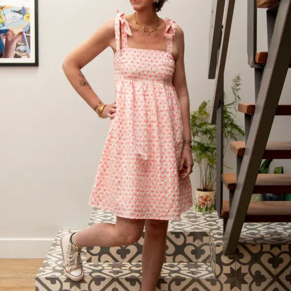 Image illustrative de l'article "Robe coeur fluo GUI"