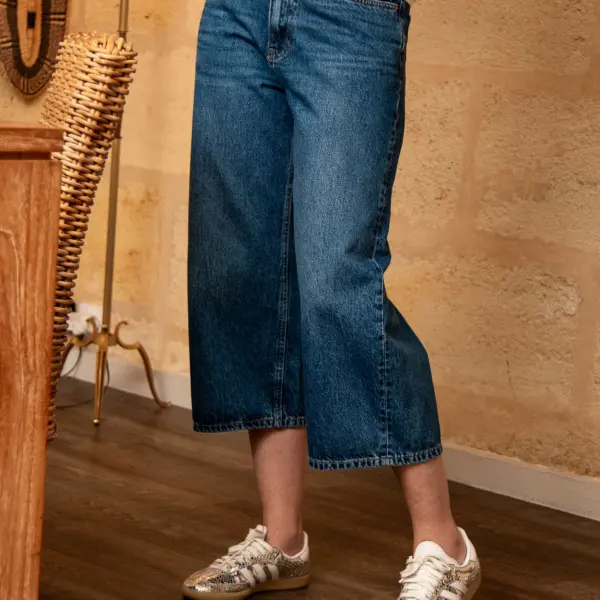 Image illustrative de l'article "Jean culotte brut KATE  -PIECES"