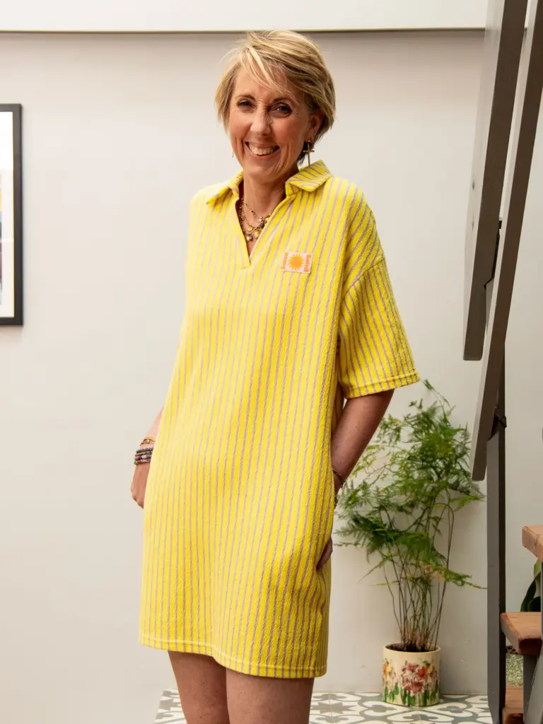 Robe éponge rayée jaune et lilas à col chemise JONQUILLE — Mode de Biche