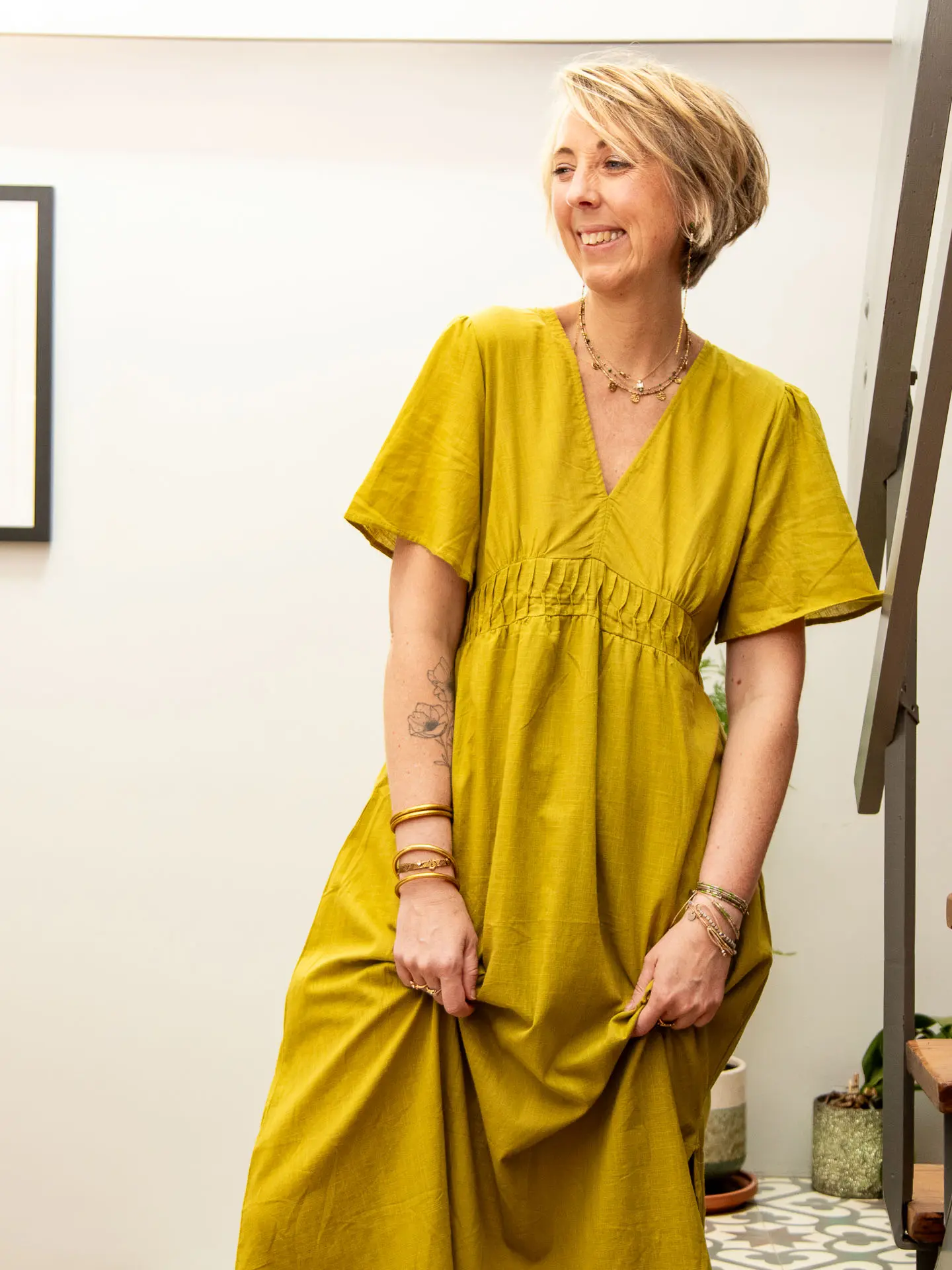 Robe verte fluide à décolleté croisé et den