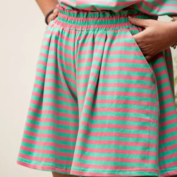 Image illustrative de l'article "Short rayé rose/bleu ARCACHON"