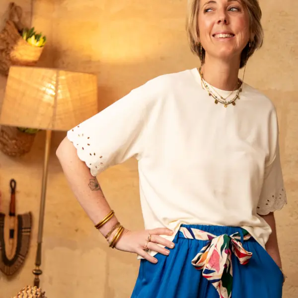 Image illustrative de l'article "T-shirt broderie ecru CHILLI - PIECES"