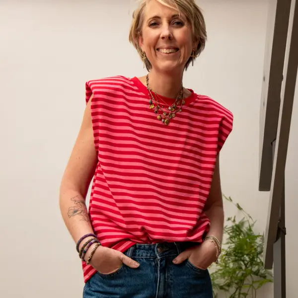 Image illustrative de l'article "T-shirt rayé rose/rouge ANOUCHKA"