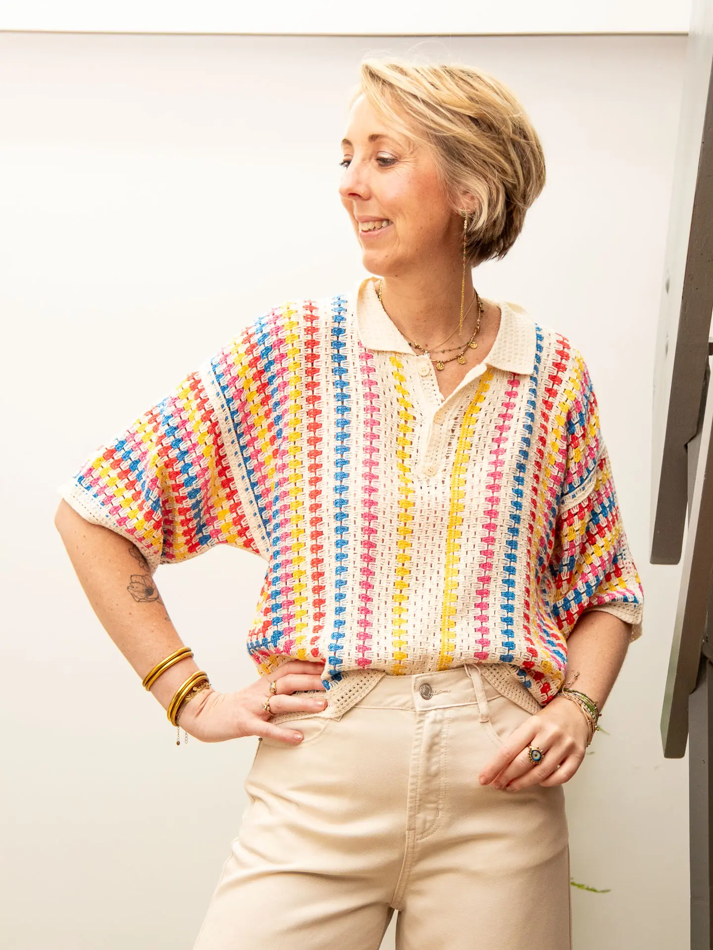 Haut crochet multicolore à col polo ajouré — Haut LARISSA — Mode de Biche